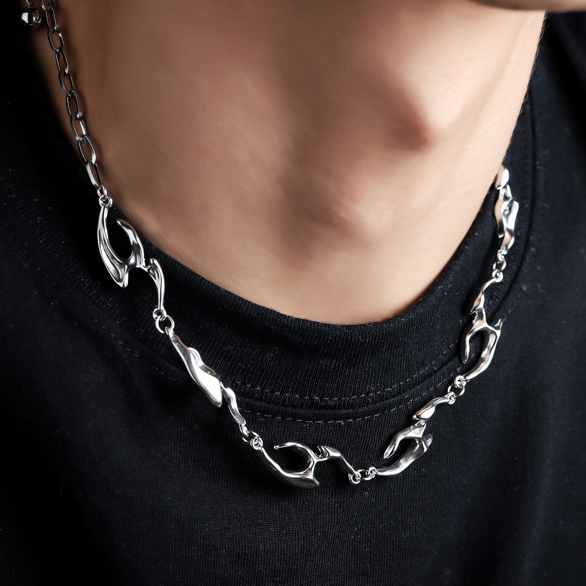 Street Fashion Trend 2025 - HUANZBottles-Collier en métal de forme irrégulière