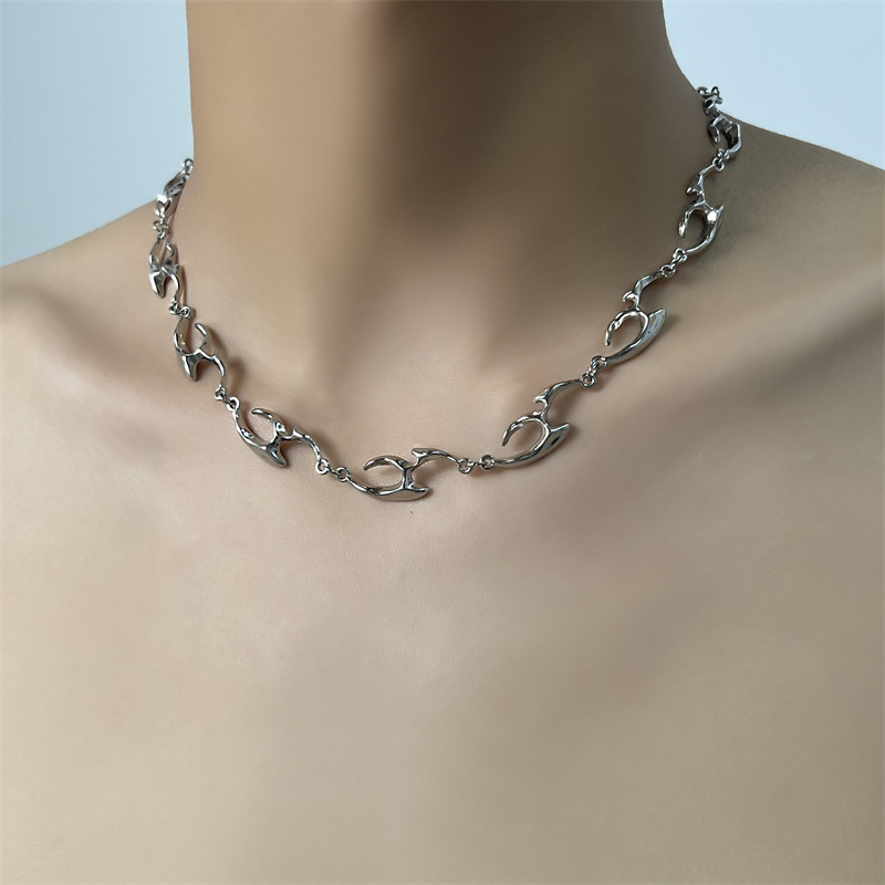HUANZBottles-Collier en métal  - Street Fashion Trend 2025 avis et prix